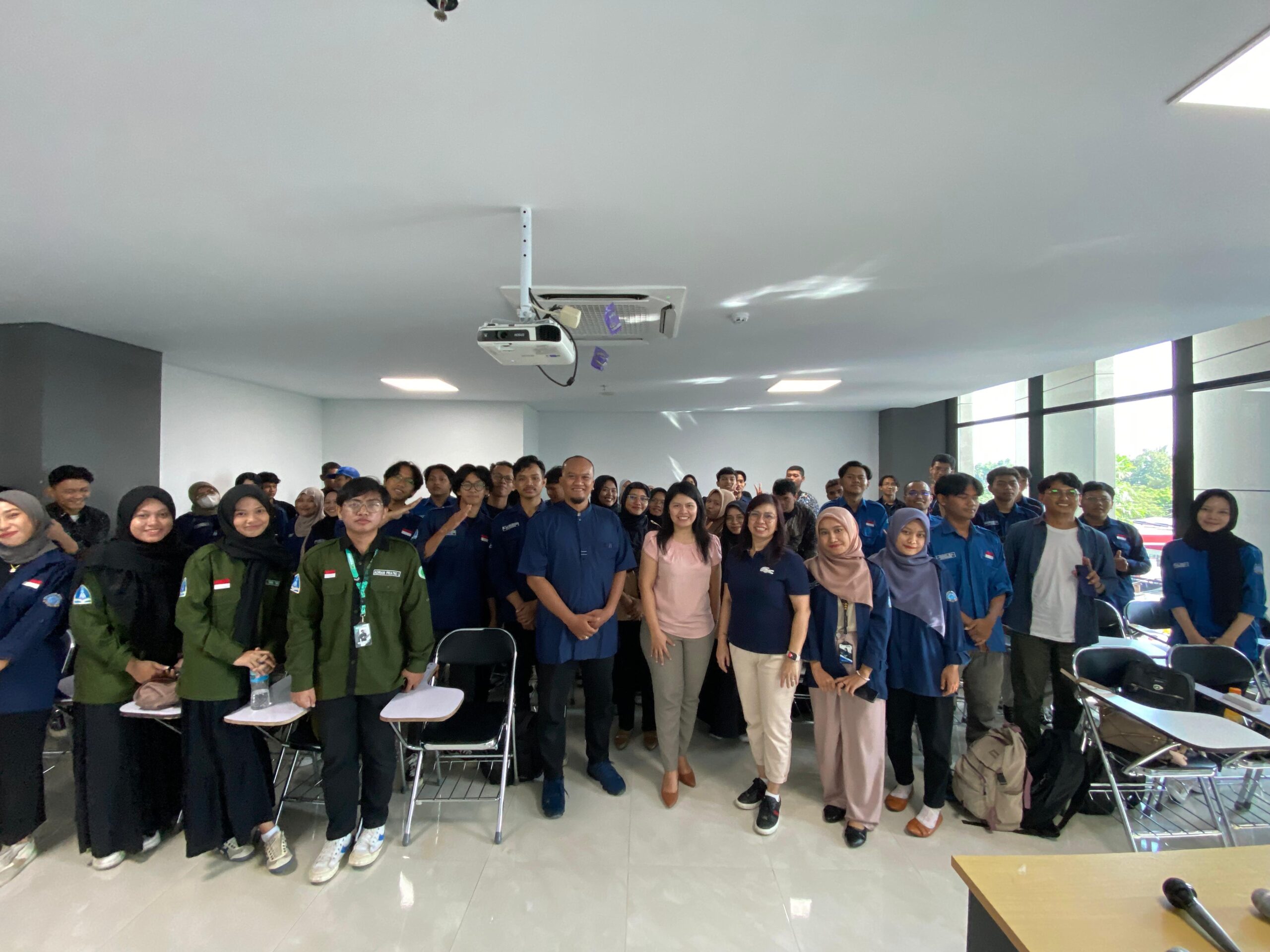 Prodi Sistem Informasi Mengadakan Seminar Nasional Berjudul Build Your Cyber Security Career