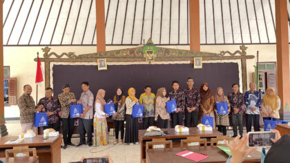 Dua Bulan Mengabdi, Mahasiswa KKN UAA Berikan Edukasi Stunting dan Literasi Digital di Trimurti