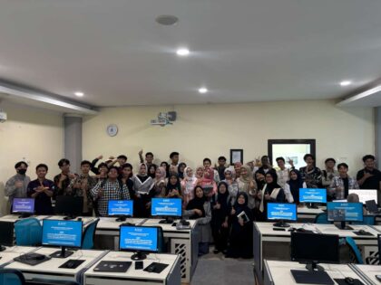 Mahasiswa Sistem Informasi Berbagi Wawasan dalam Seminar dan Workshop “Penerapan Basis Data dalam Full Stack Development dan Business Intelligence”